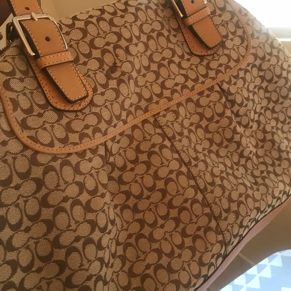 Coach Duffle Bag - Picture 3 of 4